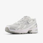 New balance 740 לבן כסוף