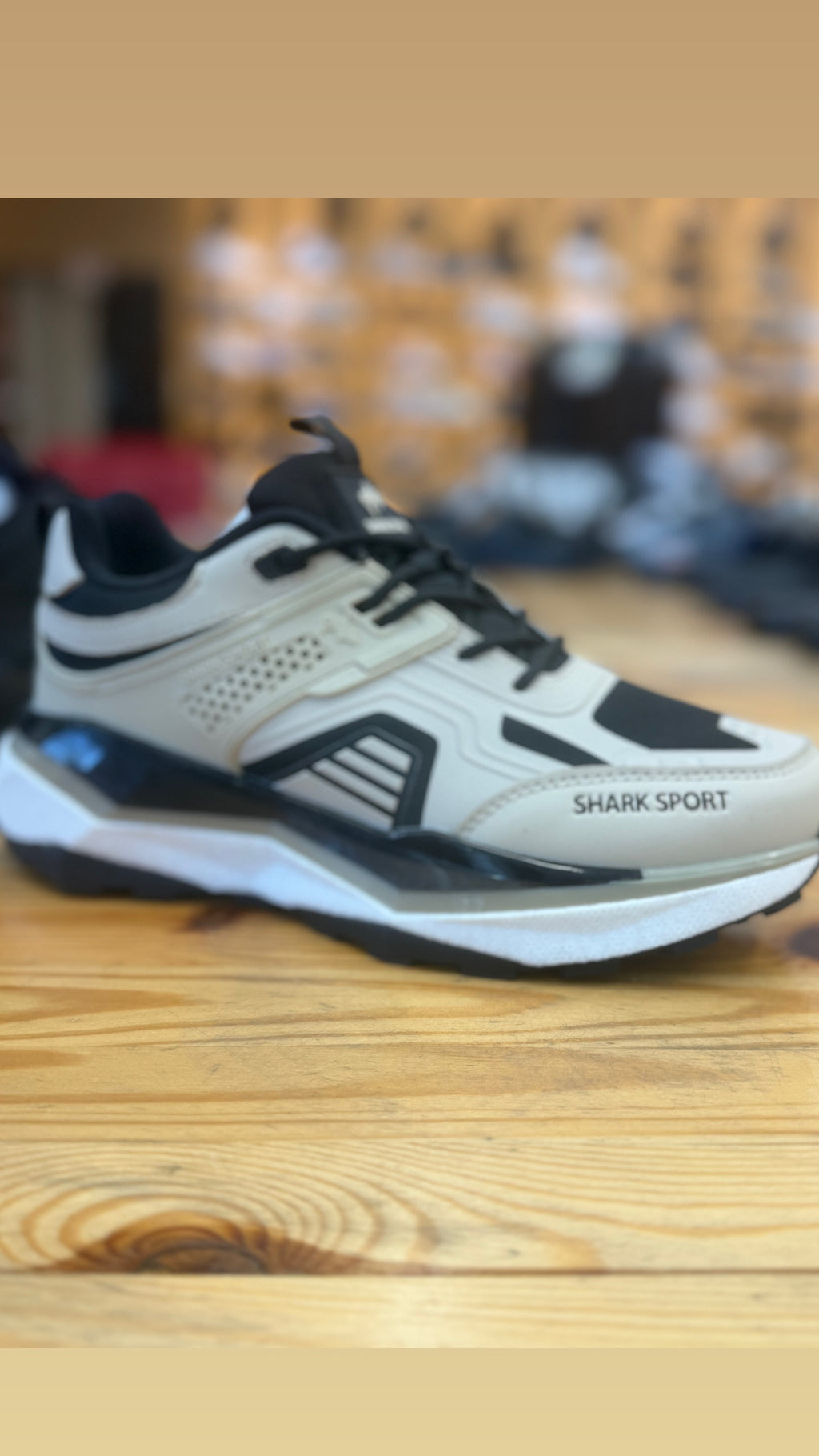 נעל SHARK SPORT קרם שחור