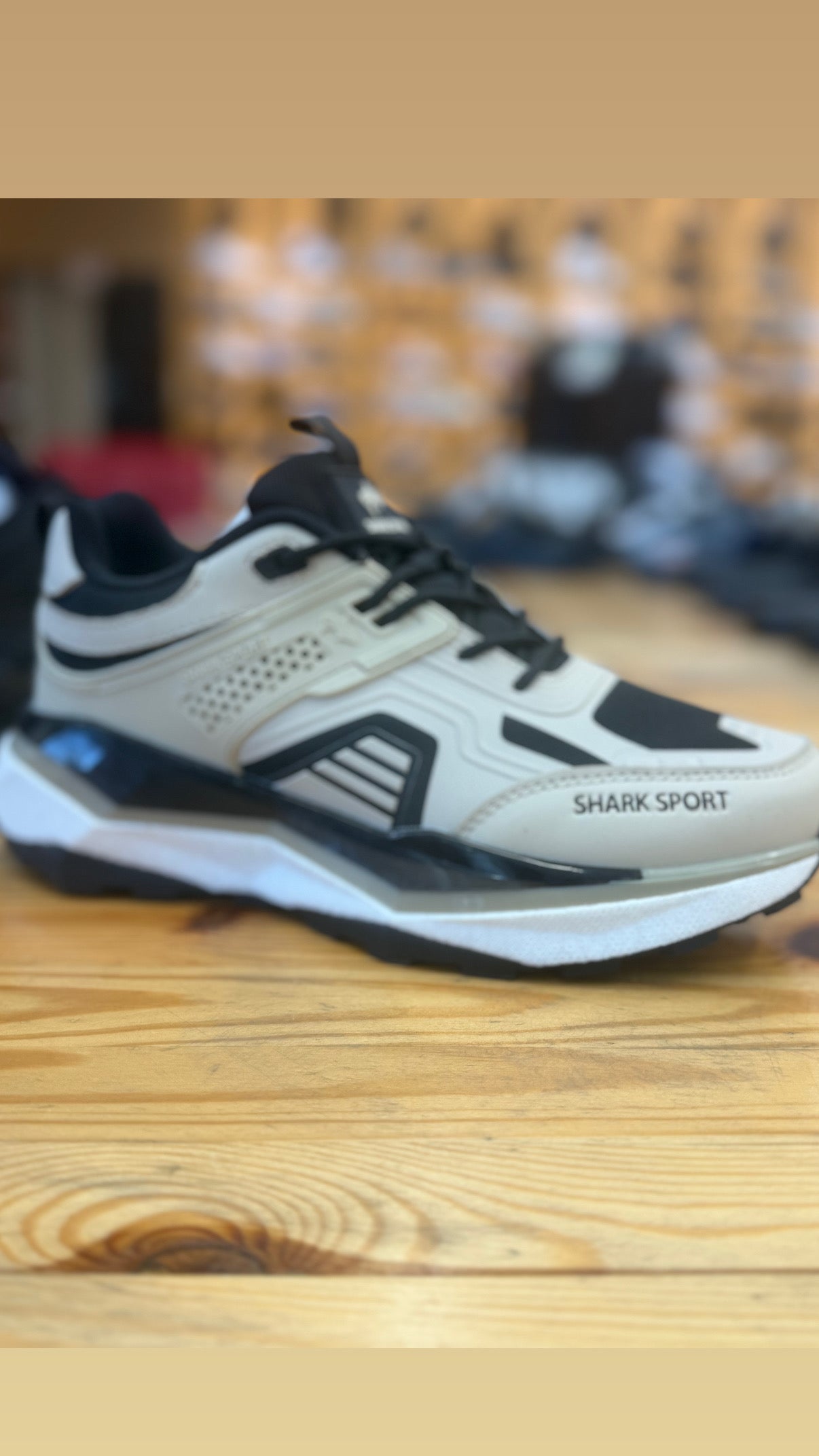 נעל SHARK SPORT קרם שחור