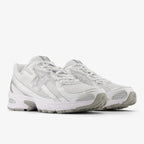 New balance 740 לבן כסוף